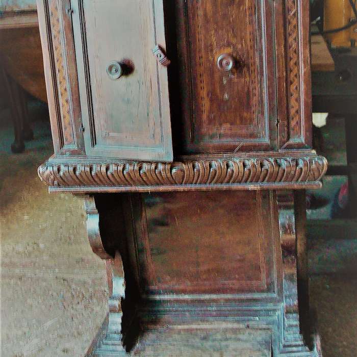 Late 16th/early 17th cent Italian walnut cabinet