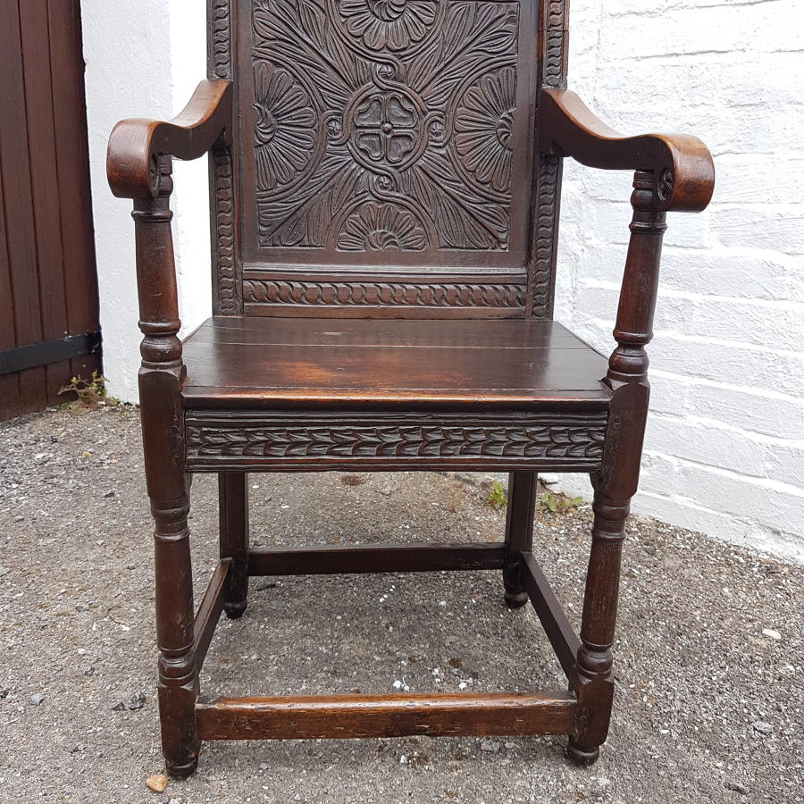Late sixteenth/early seventeenth century Oak Wainscot Chair