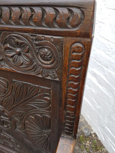 Late sixteenth/early seventeenth century Oak Wainscot Chair